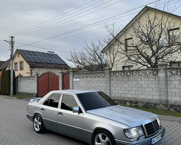 Серый Мерседес Е-Класс, объемом двигателя 2.6 л и пробегом 250 тыс. км за 3450 $, фото 6 на Automoto.ua