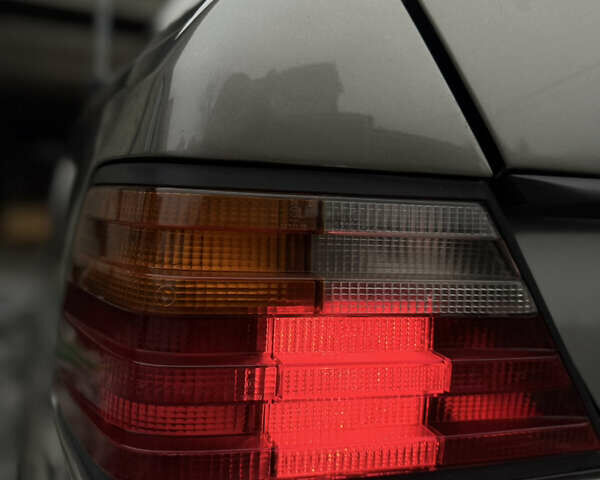 Серый Мерседес Е-Класс, объемом двигателя 2.6 л и пробегом 400 тыс. км за 4400 $, фото 23 на Automoto.ua