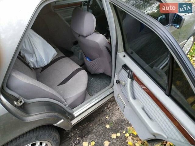 Серый Мерседес Е-Класс, объемом двигателя 2 л и пробегом 250 тыс. км за 3000 $, фото 5 на Automoto.ua