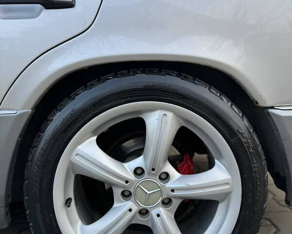 Серый Мерседес Е-Класс, объемом двигателя 2.6 л и пробегом 250 тыс. км за 3450 $, фото 12 на Automoto.ua