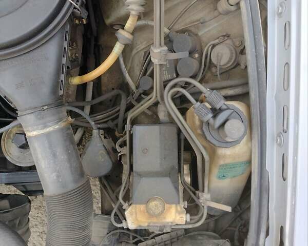 Мерседес Е-Класс 1991 в Каменце-Подольском на Automoto.ua Серый Мерседес Е-Класс, объемом двигателя 2.3 л и пробегом 290 тыс. км за 2750 $, фото 27 на Automoto.ua