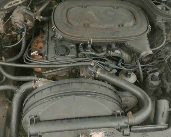 Серый Мерседес Е-Класс, объемом двигателя 2 л и пробегом 600 тыс. км за 1700 $, фото 6 на Automoto.ua