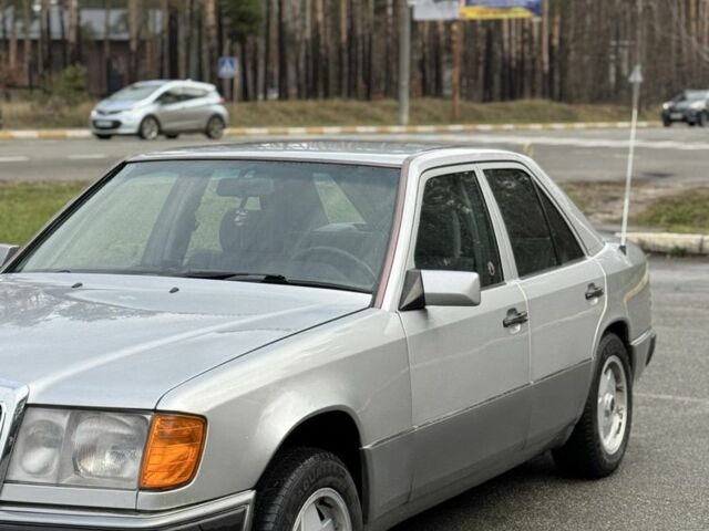 Серый Мерседес Е-Класс, объемом двигателя 2.3 л и пробегом 163 тыс. км за 8000 $, фото 1 на Automoto.ua