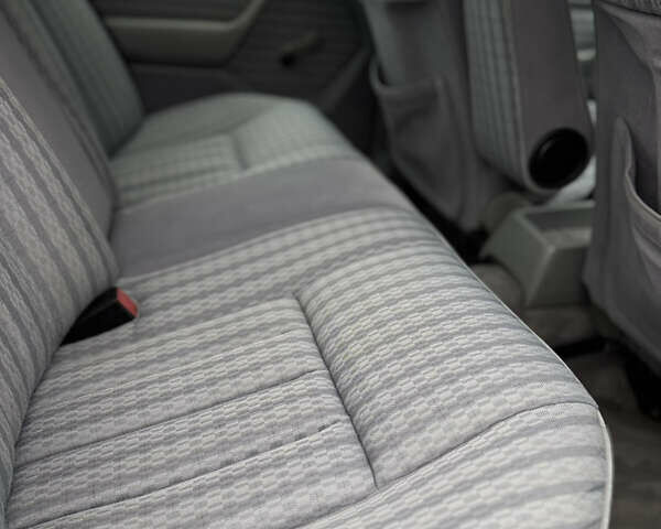 Серый Мерседес Е-Класс, объемом двигателя 2.6 л и пробегом 400 тыс. км за 4800 $, фото 19 на Automoto.ua