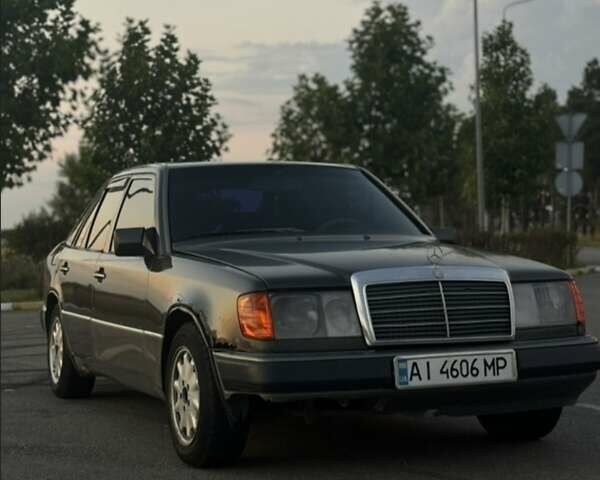 Сірий Мерседес Е-Клас, об'ємом двигуна 2 л та пробігом 600 тис. км за 1425 $, фото 2 на Automoto.ua