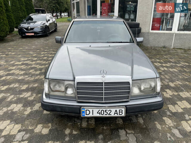 Серый Мерседес Е-Класс, объемом двигателя 2 л и пробегом 296 тыс. км за 2500 $, фото 13 на Automoto.ua