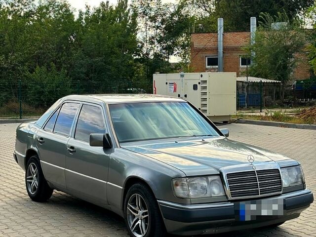 Сірий Мерседес Е-Клас, об'ємом двигуна 2.3 л та пробігом 0 тис. км за 2450 $, фото 7 на Automoto.ua