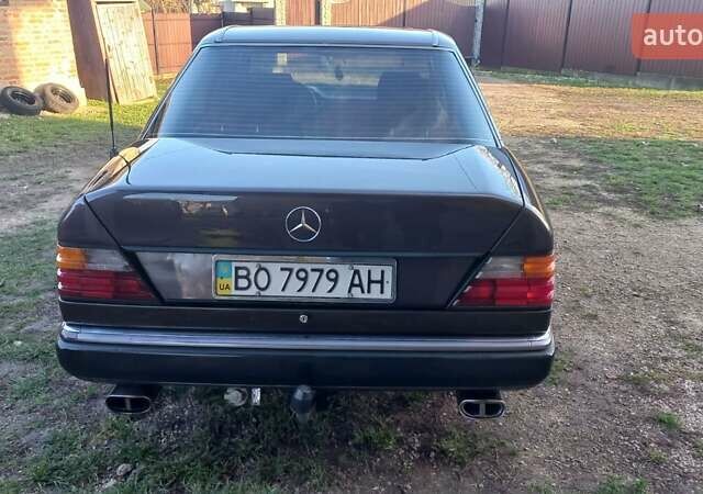 Серый Мерседес Е-Класс, объемом двигателя 2.3 л и пробегом 400 тыс. км за 2500 $, фото 6 на Automoto.ua