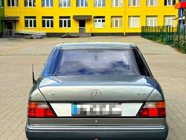 Сірий Мерседес Е-Клас, об'ємом двигуна 2.3 л та пробігом 0 тис. км за 2450 $, фото 4 на Automoto.ua