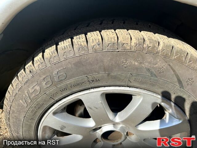 Серый Мерседес Е-Класс, объемом двигателя 2.3 л и пробегом 200 тыс. км за 2600 $, фото 12 на Automoto.ua