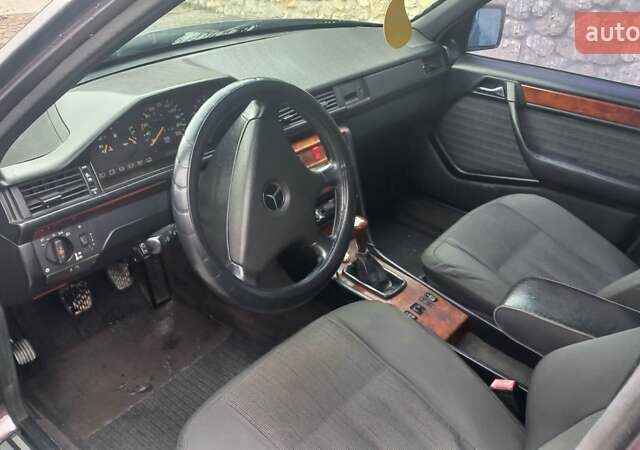 Сірий Мерседес Е-Клас, об'ємом двигуна 2.3 л та пробігом 452 тис. км за 2700 $, фото 14 на Automoto.ua