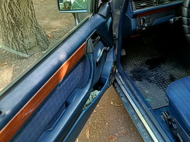 Сірий Мерседес Е-Клас, об'ємом двигуна 3 л та пробігом 0 тис. км за 2800 $, фото 2 на Automoto.ua