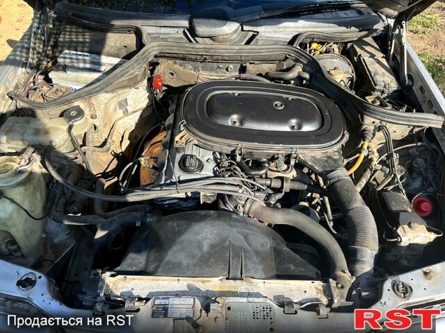 Серый Мерседес Е-Класс, объемом двигателя 2.3 л и пробегом 200 тыс. км за 2600 $, фото 6 на Automoto.ua