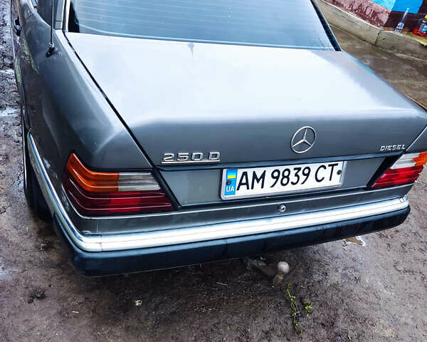 Серый Мерседес Е-Класс, объемом двигателя 2.5 л и пробегом 350 тыс. км за 2000 $, фото 2 на Automoto.ua