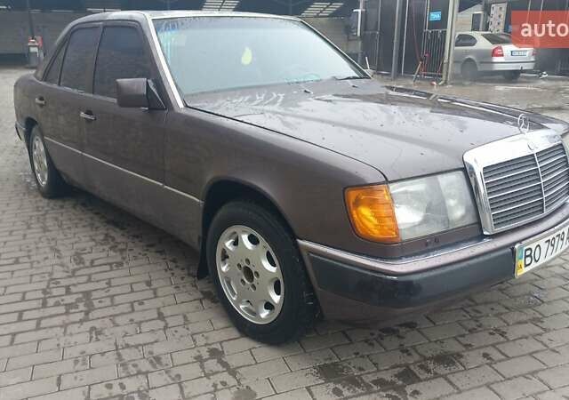 Сірий Мерседес Е-Клас, об'ємом двигуна 2.3 л та пробігом 452 тис. км за 2700 $, фото 2 на Automoto.ua