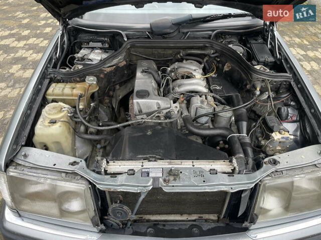 Серый Мерседес Е-Класс, объемом двигателя 2 л и пробегом 296 тыс. км за 2500 $, фото 17 на Automoto.ua