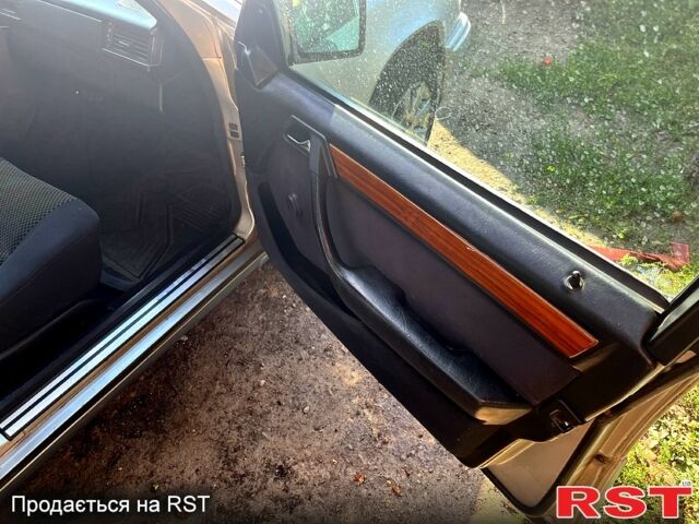 Серый Мерседес Е-Класс, объемом двигателя 2.3 л и пробегом 200 тыс. км за 2600 $, фото 5 на Automoto.ua