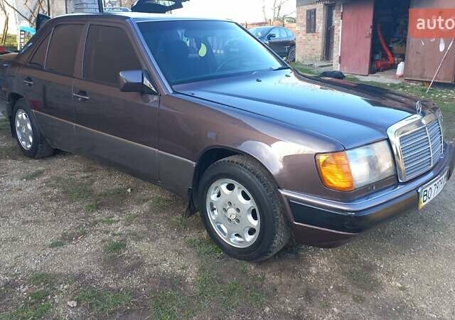 Серый Мерседес Е-Класс, объемом двигателя 2.3 л и пробегом 450 тыс. км за 2500 $, фото 6 на Automoto.ua