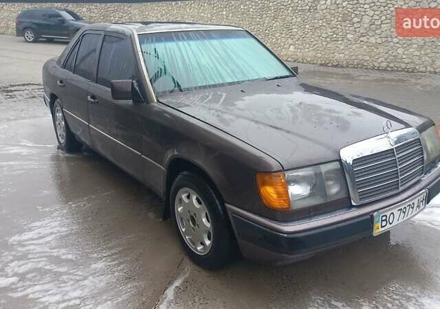 Сірий Мерседес Е-Клас, об'ємом двигуна 2.3 л та пробігом 452 тис. км за 2700 $, фото 4 на Automoto.ua