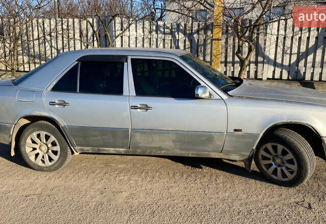 Серый Мерседес Е-Класс, объемом двигателя 0 л и пробегом 400 тыс. км за 2500 $, фото 12 на Automoto.ua