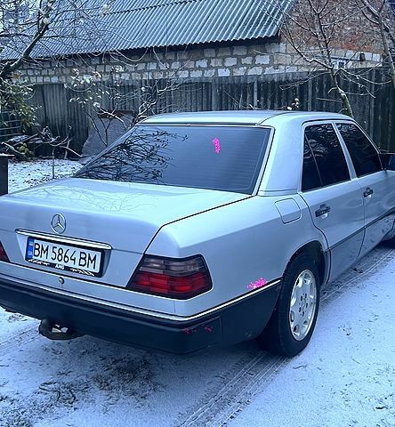 Сірий Мерседес Е-Клас, об'ємом двигуна 2.5 л та пробігом 450 тис. км за 3700 $, фото 2 на Automoto.ua
