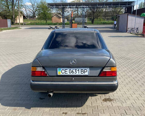 Сірий Мерседес Е-Клас, об'ємом двигуна 2 л та пробігом 420 тис. км за 2900 $, фото 1 на Automoto.ua