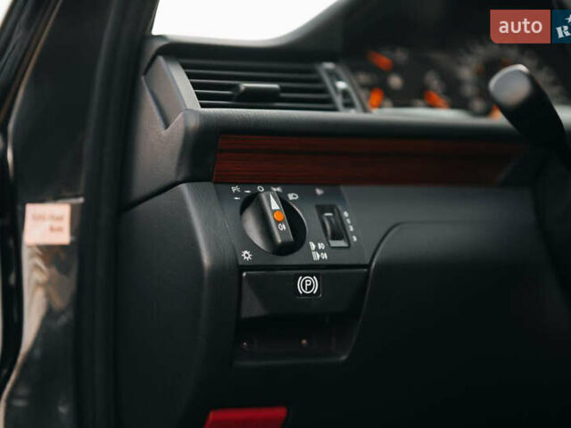 Сірий Мерседес Е-Клас, об'ємом двигуна 2.8 л та пробігом 126 тис. км за 25000 $, фото 31 на Automoto.ua