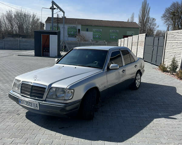 Серый Мерседес Е-Класс, объемом двигателя 4.2 л и пробегом 262 тыс. км за 2750 $, фото 6 на Automoto.ua