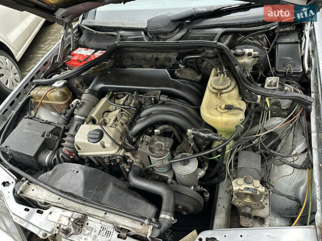 Сірий Мерседес Е-Клас, об'ємом двигуна 2.5 л та пробігом 530 тис. км за 3800 $, фото 7 на Automoto.ua