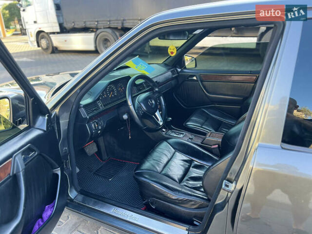 Сірий Мерседес Е-Клас, об'ємом двигуна 3.2 л та пробігом 380 тис. км за 6500 $, фото 9 на Automoto.ua