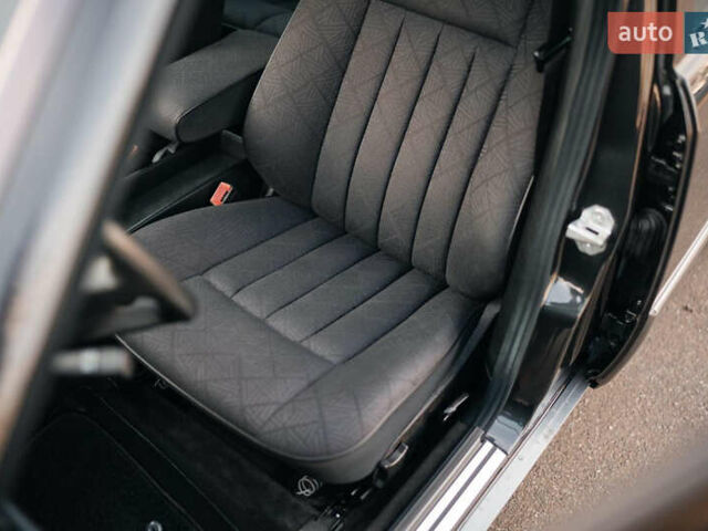 Сірий Мерседес Е-Клас, об'ємом двигуна 2.8 л та пробігом 126 тис. км за 25000 $, фото 40 на Automoto.ua