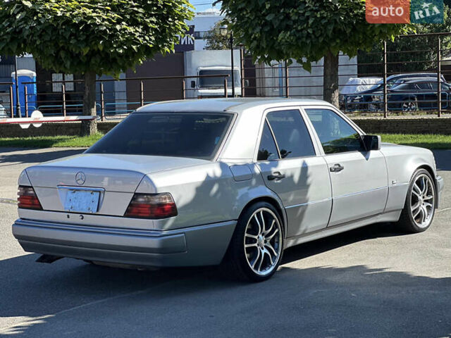 Сірий Мерседес Е-Клас, об'ємом двигуна 5 л та пробігом 118 тис. км за 85000 $, фото 22 на Automoto.ua