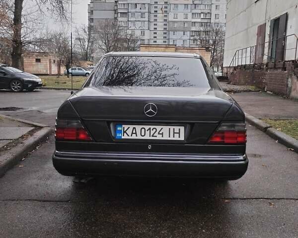 Серый Мерседес Е-Класс, объемом двигателя 3.2 л и пробегом 469 тыс. км за 6800 $, фото 7 на Automoto.ua