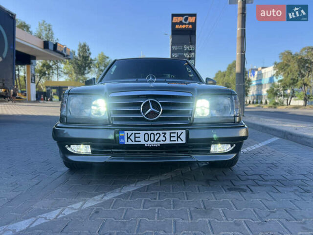 Сірий Мерседес Е-Клас, об'ємом двигуна 3.2 л та пробігом 380 тис. км за 6500 $, фото 11 на Automoto.ua