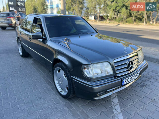 Сірий Мерседес Е-Клас, об'ємом двигуна 3.2 л та пробігом 380 тис. км за 6500 $, фото 1 на Automoto.ua