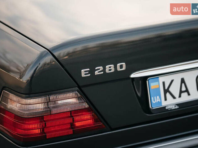Сірий Мерседес Е-Клас, об'ємом двигуна 2.8 л та пробігом 126 тис. км за 25000 $, фото 5 на Automoto.ua