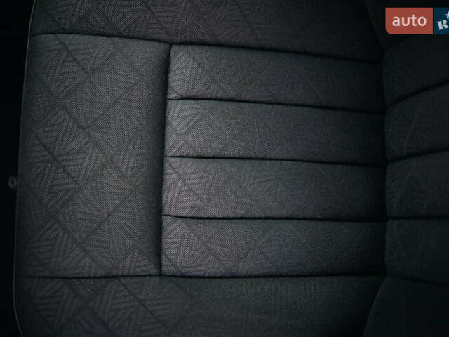 Сірий Мерседес Е-Клас, об'ємом двигуна 2.8 л та пробігом 126 тис. км за 25000 $, фото 18 на Automoto.ua