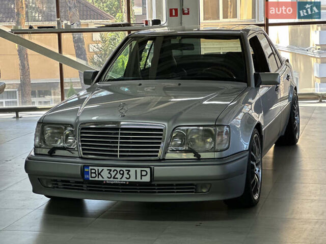 Сірий Мерседес Е-Клас, об'ємом двигуна 5 л та пробігом 118 тис. км за 85000 $, фото 1 на Automoto.ua