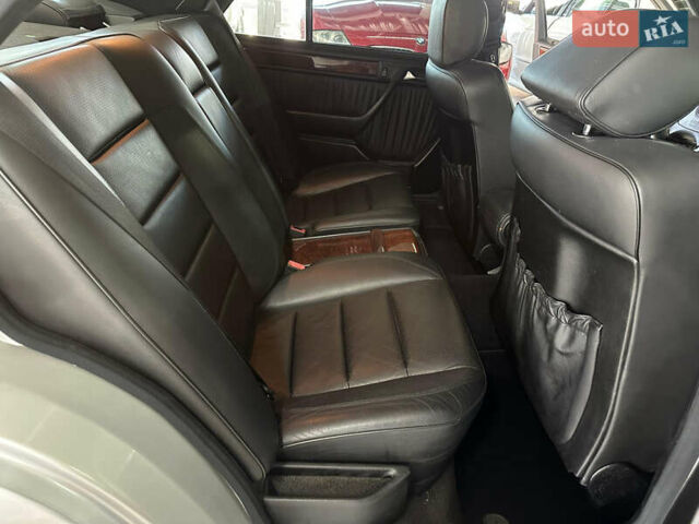 Сірий Мерседес Е-Клас, об'ємом двигуна 5 л та пробігом 118 тис. км за 85000 $, фото 11 на Automoto.ua