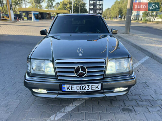 Сірий Мерседес Е-Клас, об'ємом двигуна 3.2 л та пробігом 380 тис. км за 6500 $, фото 12 на Automoto.ua