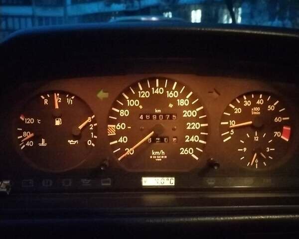 Серый Мерседес Е-Класс, объемом двигателя 3.2 л и пробегом 469 тыс. км за 6800 $, фото 21 на Automoto.ua