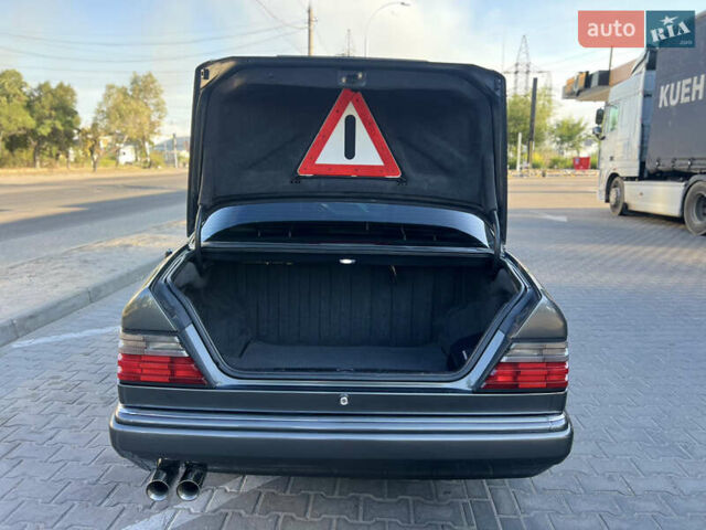 Сірий Мерседес Е-Клас, об'ємом двигуна 3.2 л та пробігом 380 тис. км за 6500 $, фото 6 на Automoto.ua