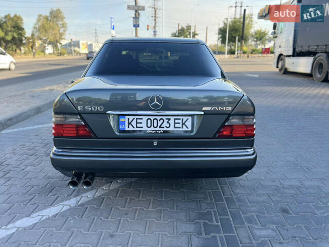 Сірий Мерседес Е-Клас, об'ємом двигуна 3.2 л та пробігом 380 тис. км за 6500 $, фото 5 на Automoto.ua