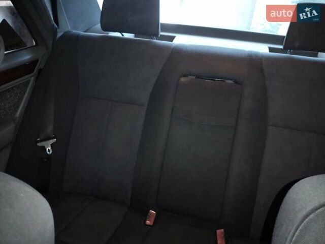 Серый Мерседес Е-Класс, объемом двигателя 3 л и пробегом 302 тыс. км за 4500 $, фото 3 на Automoto.ua