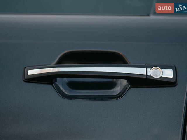 Сірий Мерседес Е-Клас, об'ємом двигуна 2.8 л та пробігом 126 тис. км за 25000 $, фото 51 на Automoto.ua