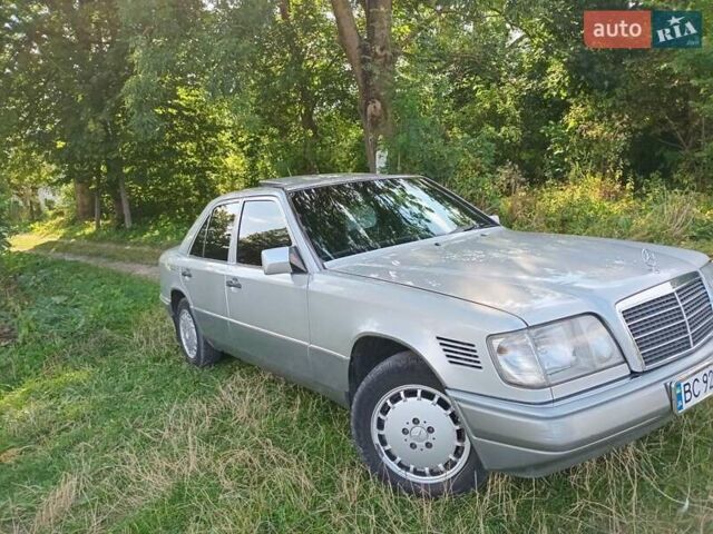 Серый Мерседес Е-Класс, объемом двигателя 2.5 л и пробегом 362 тыс. км за 8200 $, фото 10 на Automoto.ua