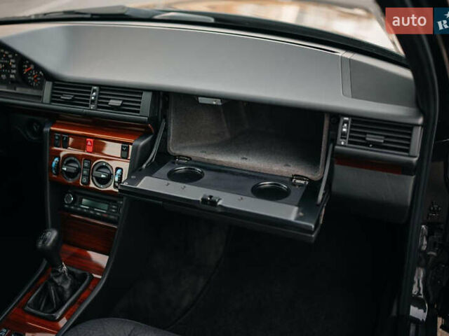 Сірий Мерседес Е-Клас, об'ємом двигуна 2.8 л та пробігом 126 тис. км за 25000 $, фото 36 на Automoto.ua