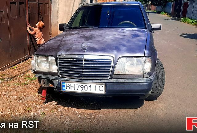 Сірий Мерседес Е-Клас, об'ємом двигуна 2.2 л та пробігом 560 тис. км за 4000 $, фото 8 на Automoto.ua