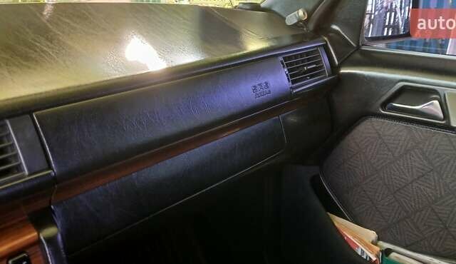 Сірий Мерседес Е-Клас, об'ємом двигуна 2.8 л та пробігом 391 тис. км за 3650 $, фото 13 на Automoto.ua