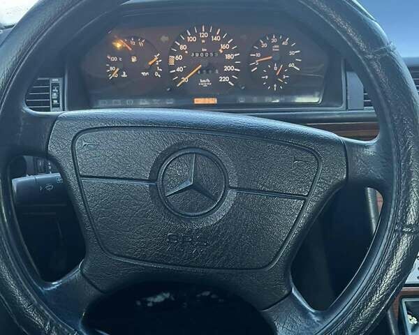 Сірий Мерседес Е-Клас, об'ємом двигуна 2.5 л та пробігом 390 тис. км за 3500 $, фото 10 на Automoto.ua